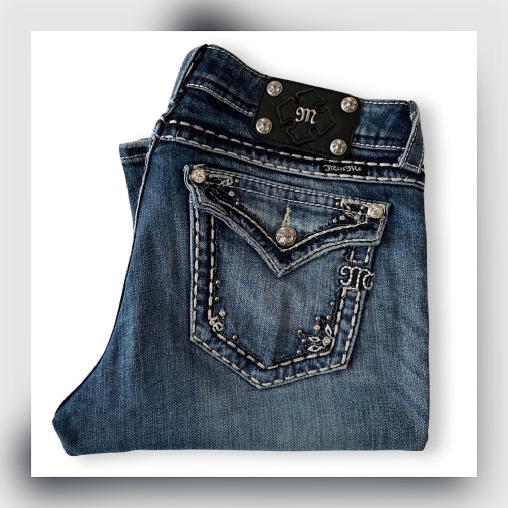 Buckle Miss Me Straight Embellished Bling Jeans 31